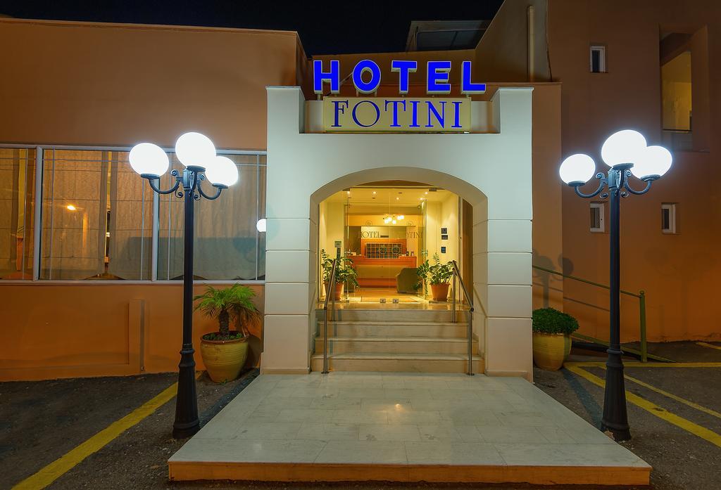 Hotel Fotini 칼라마타 외부 사진