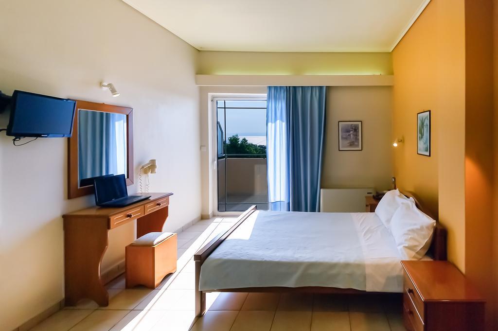 Hotel Fotini 칼라마타 객실 사진